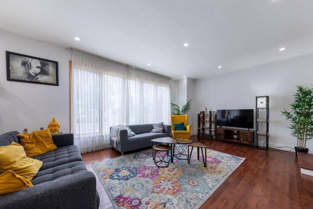 Apartament Spacious 4Br House Close To Dt Brossard Zewnętrze zdjęcie