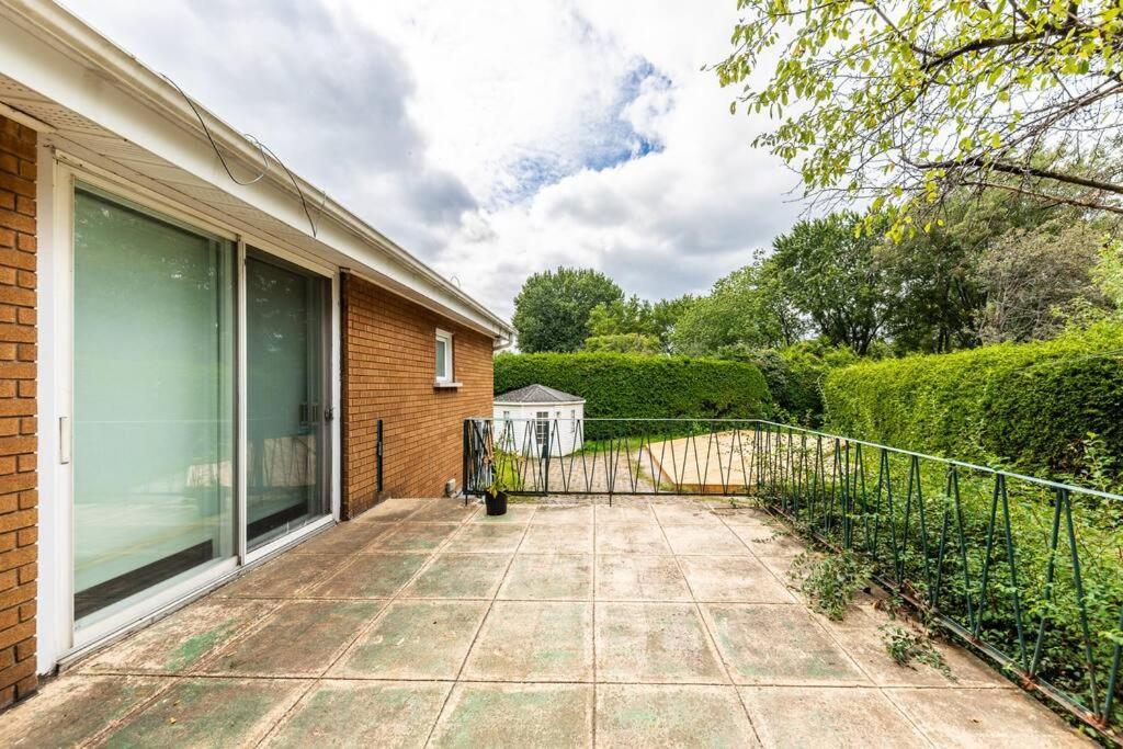 Apartament Spacious 4Br House Close To Dt Brossard Zewnętrze zdjęcie